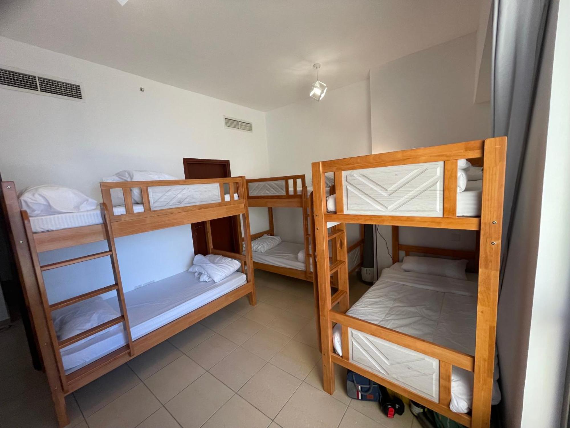Seaview Beach Hostel Jbr - Walk To Beach - Gym - Pool - Metro Station 迪拜 外观 照片
