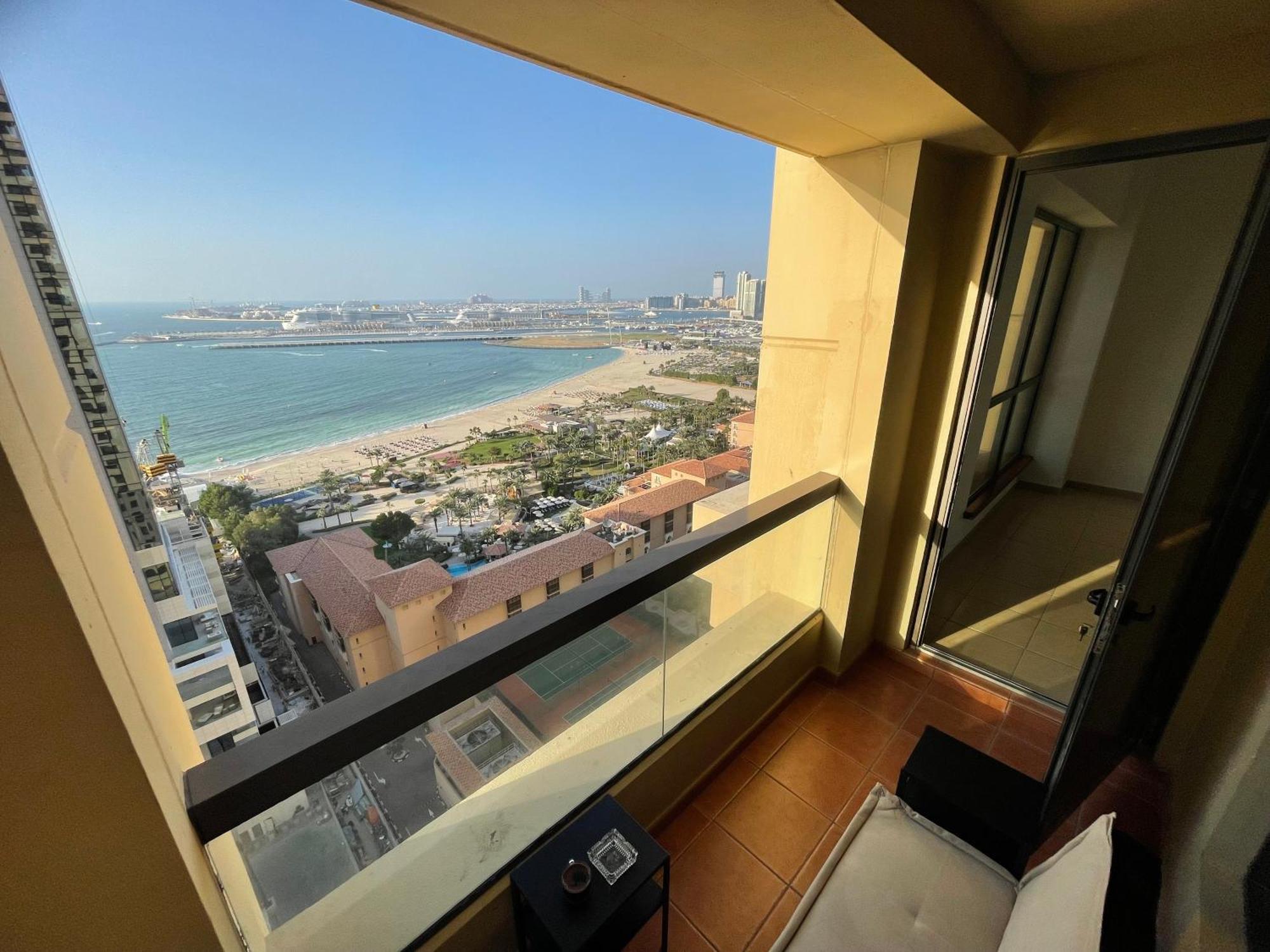Seaview Beach Hostel Jbr - Walk To Beach - Gym - Pool - Metro Station 迪拜 外观 照片