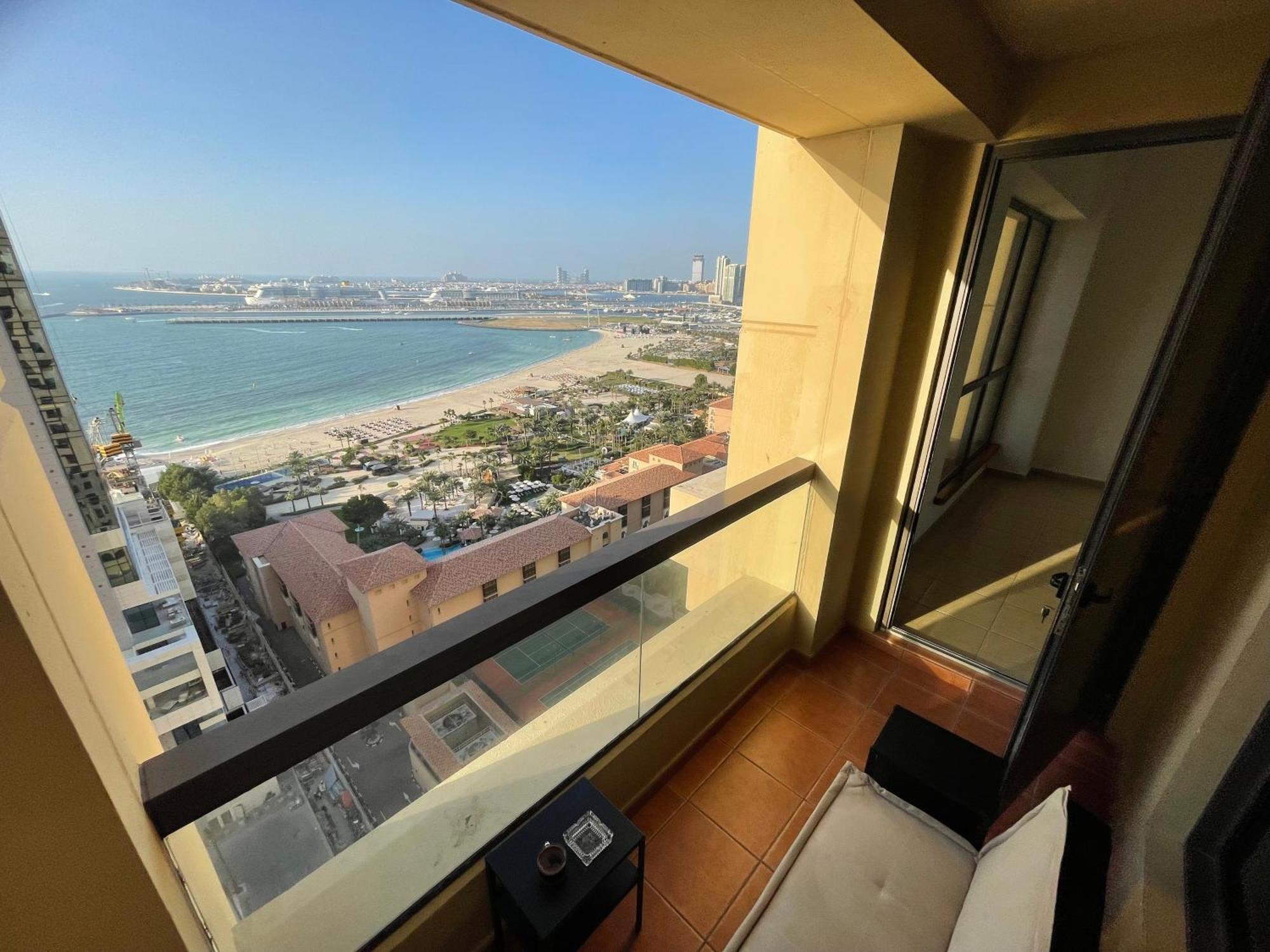 Seaview Beach Hostel Jbr - Walk To Beach - Gym - Pool - Metro Station 迪拜 外观 照片