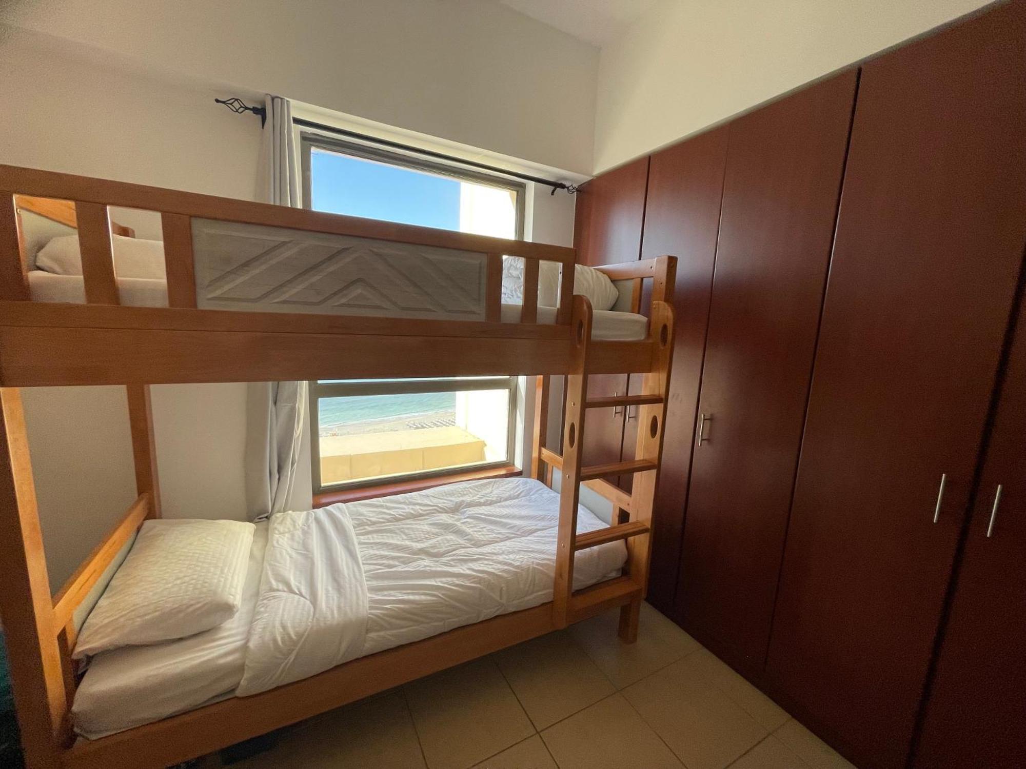 Seaview Beach Hostel Jbr - Walk To Beach - Gym - Pool - Metro Station 迪拜 外观 照片