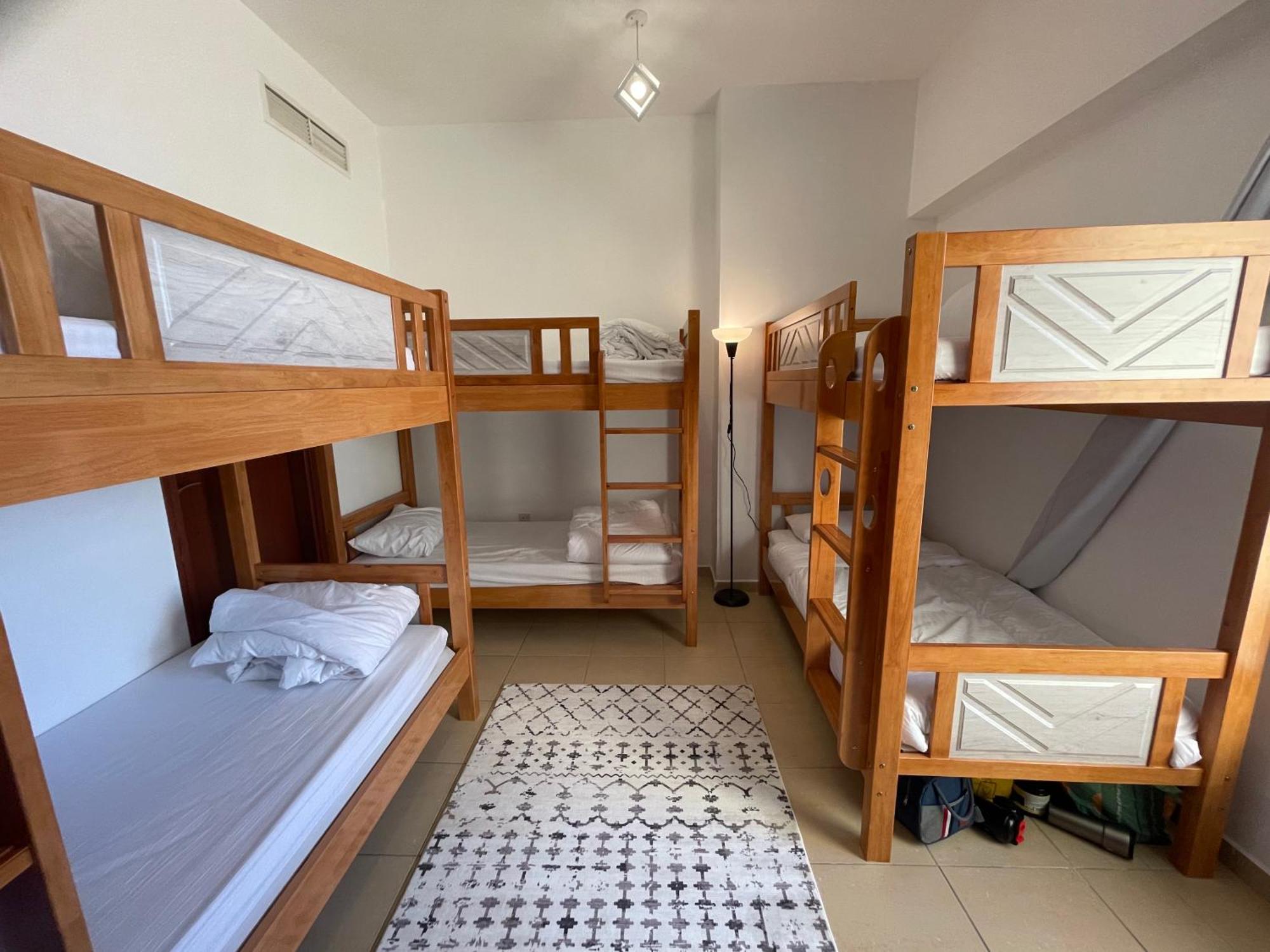 Seaview Beach Hostel Jbr - Walk To Beach - Gym - Pool - Metro Station 迪拜 外观 照片