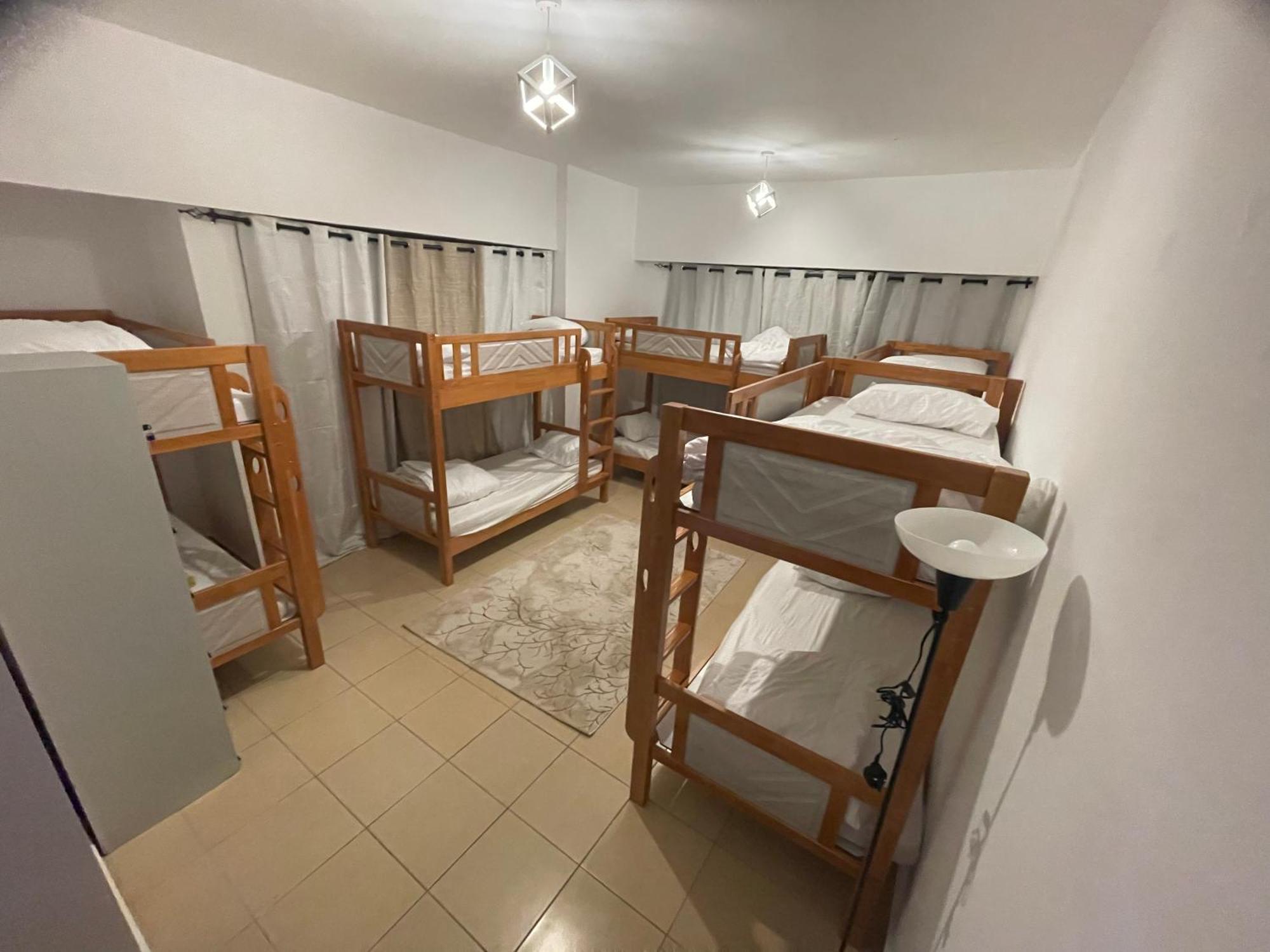 Seaview Beach Hostel Jbr - Walk To Beach - Gym - Pool - Metro Station 迪拜 外观 照片