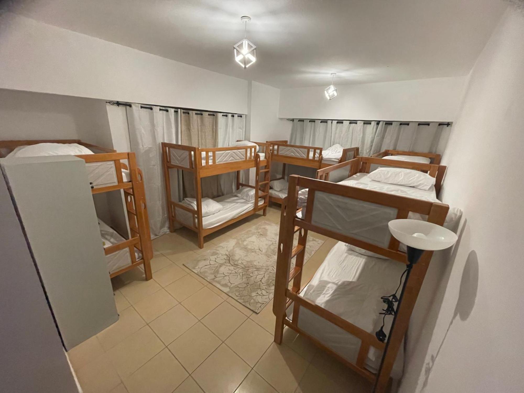 Seaview Beach Hostel Jbr - Walk To Beach - Gym - Pool - Metro Station 迪拜 外观 照片