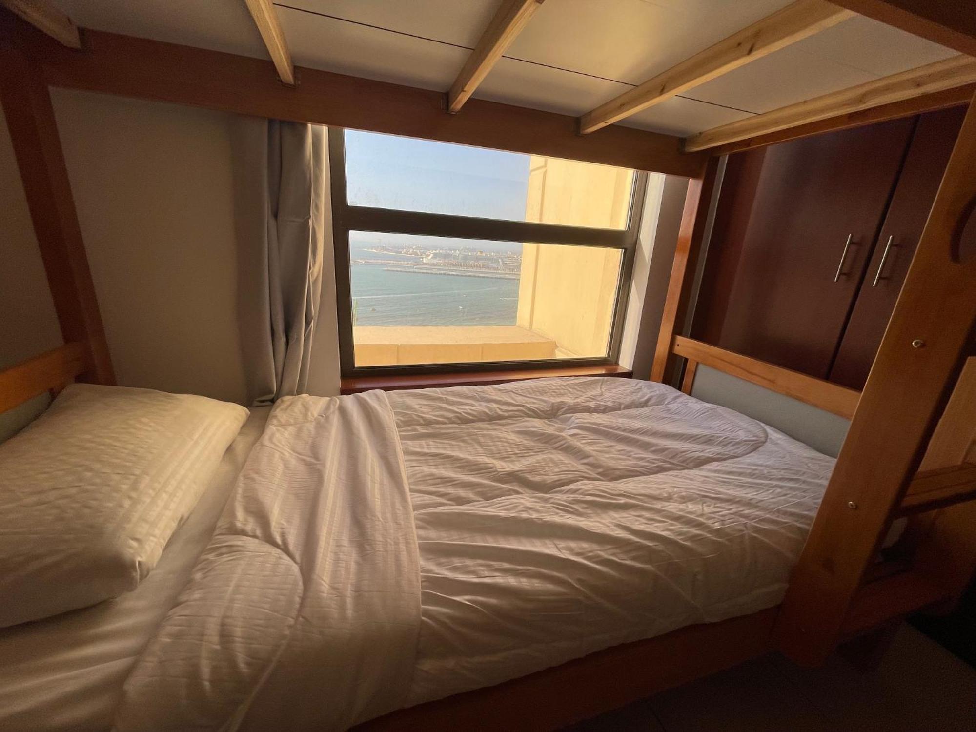 Seaview Beach Hostel Jbr - Walk To Beach - Gym - Pool - Metro Station 迪拜 外观 照片
