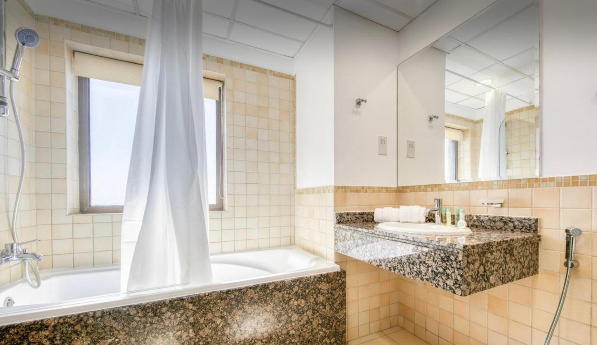 Seaview Beach Hostel Jbr - Walk To Beach - Gym - Pool - Metro Station 迪拜 外观 照片